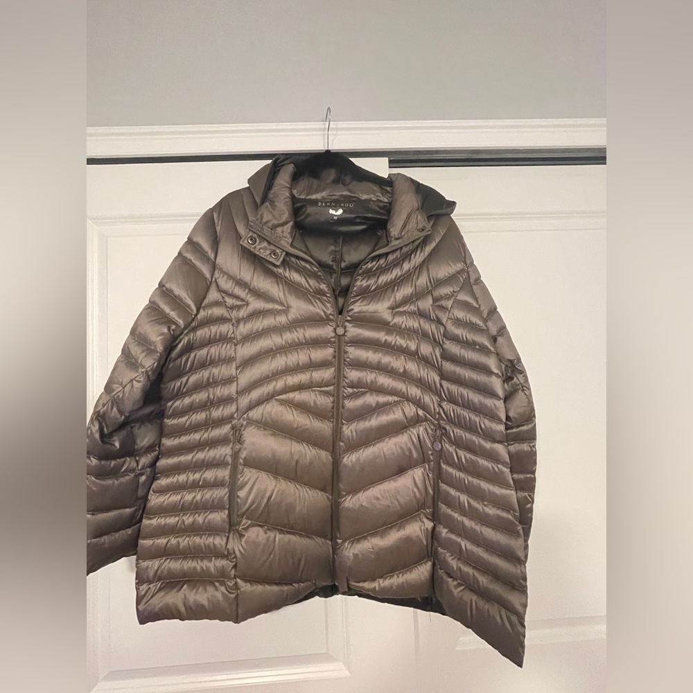 Bernardo hood packable down jacket - great for travel! 3X